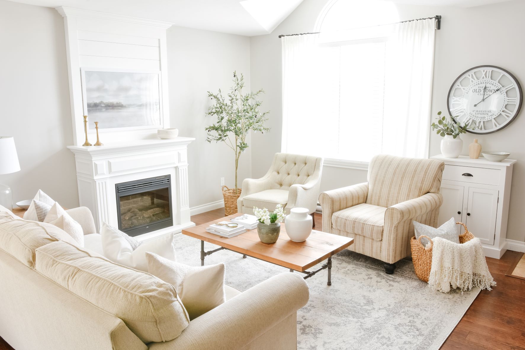 How to make a Small Living Room look Spacious