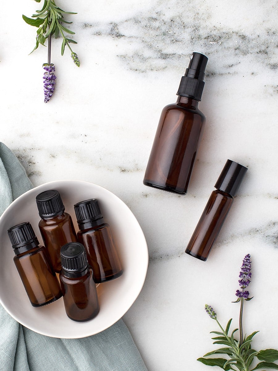 The Many Uses & Benefits of Lavender Essential Oil