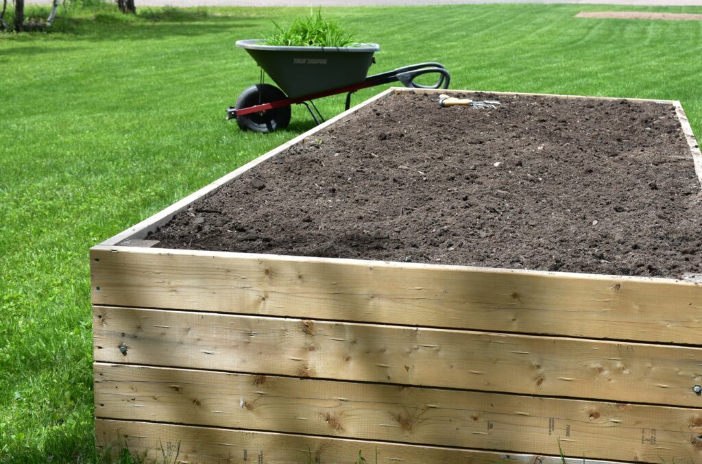 diy raised garden box