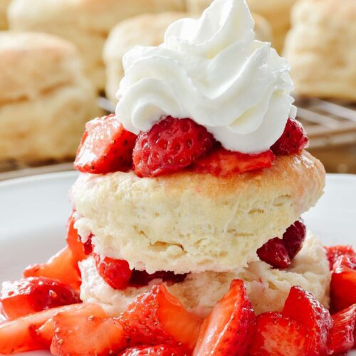 easy strawberry shortcake biscuits