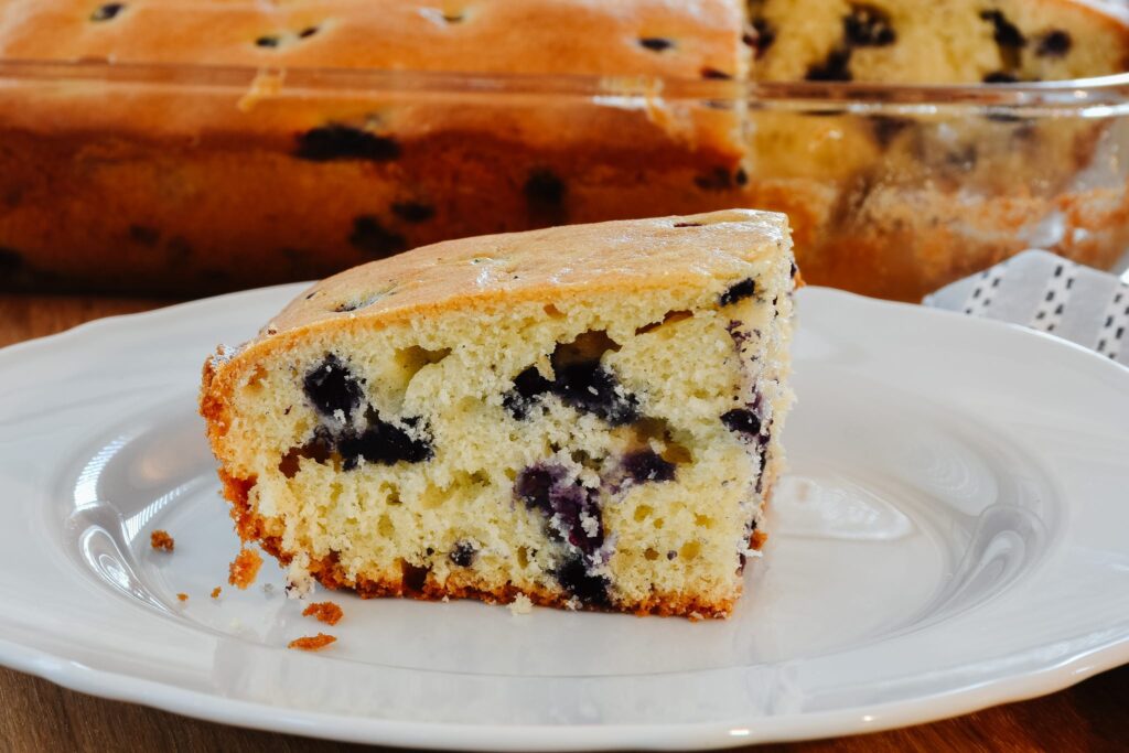 easy blueberry cake with frozen blueberries