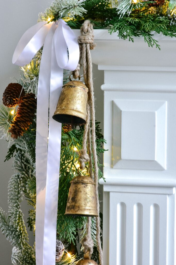 white christmas mantel decor