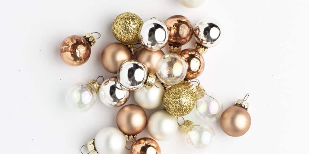 decluttering and organizing christmas decorations